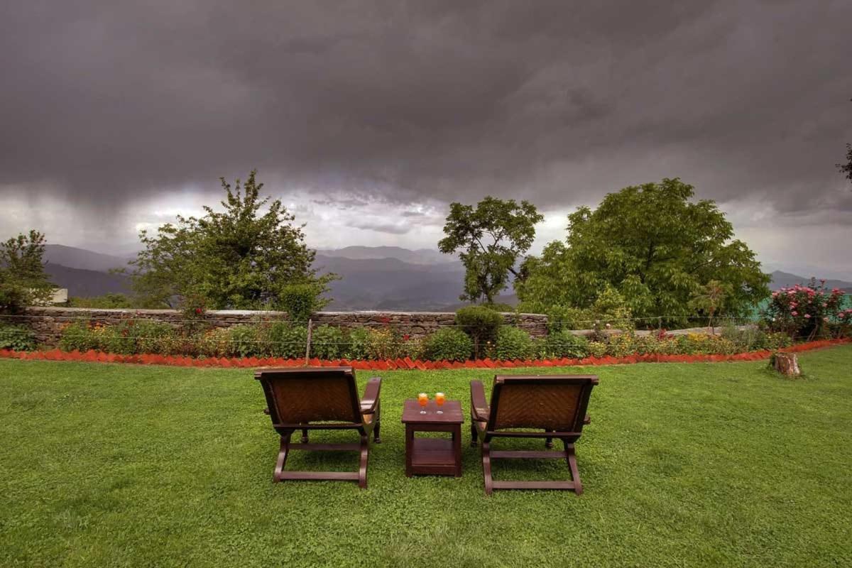Vamoose Eco Lodge Chevron Kausani Luaran gambar